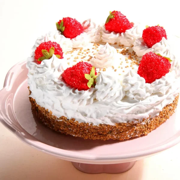 Brot & Kuchen^DecoWoerner Erdbeersahne Torte Lebensmittel-Attrappe rot