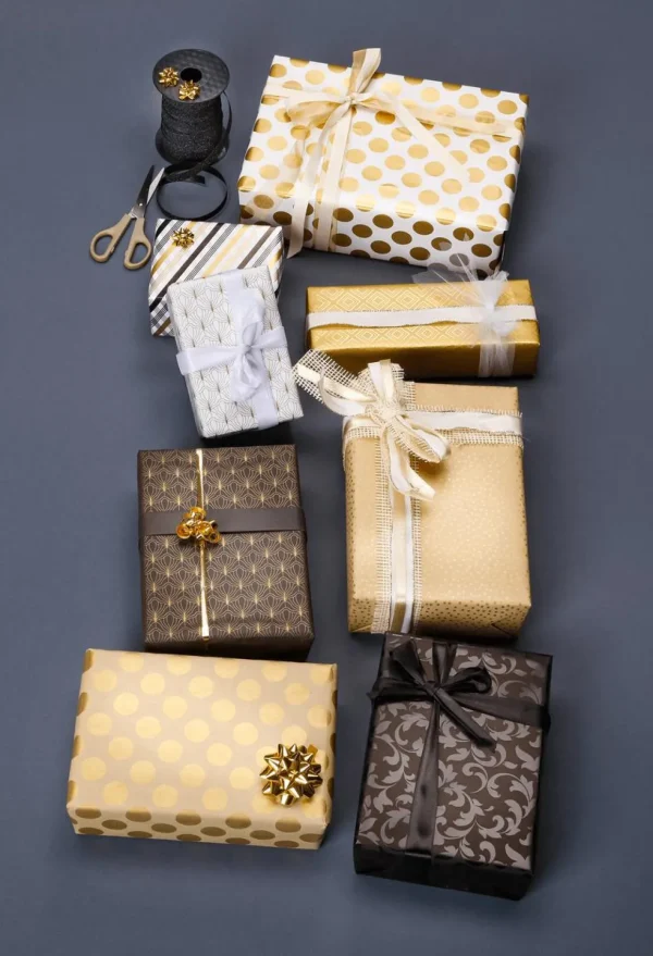 Geschenkpapier | Go Green - Nachhaltige Geschenkverpackung^DecoWoerner Nachhaltiges, enes Geschenkpapier Mit Glänzendem Geometrischen Muster – 50 M Geschenkpapier-Rolle gold