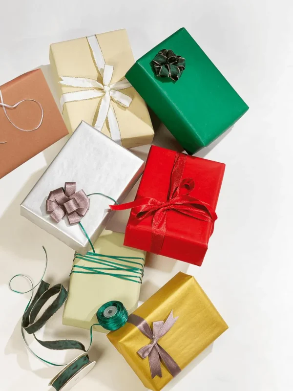 Geschenkpapier | Go Green - Nachhaltige Geschenkverpackung^DecoWoerner Recyceltes, nes Uni-Kraftpapier – 50 M Geschenkpapier-Rolle silber